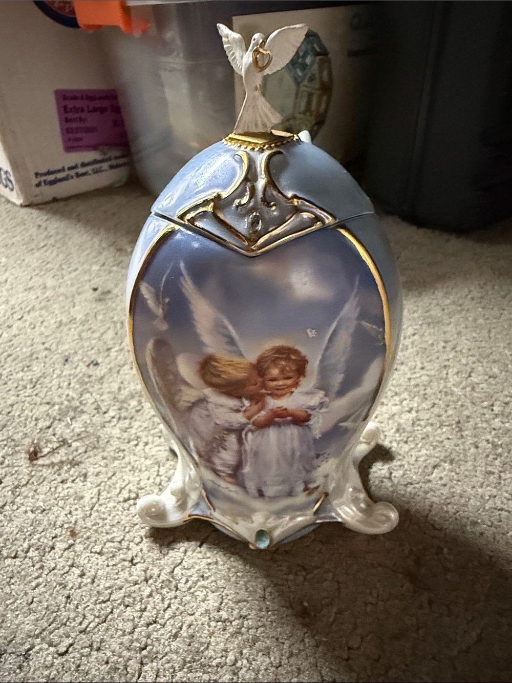 Vintage Sandra Kuck "An Angel's Kiss" Porcelain Music Box / Heavenly Messengers